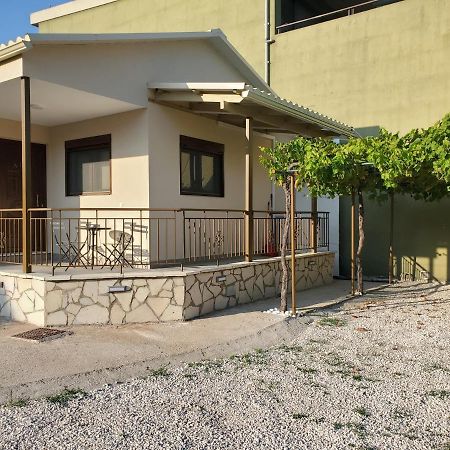 Backyard Apartment Kalligoni Dış mekan fotoğraf